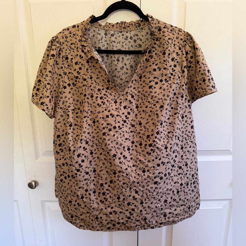 5 for $25! SHEIN Floral Print Tan Women's Top